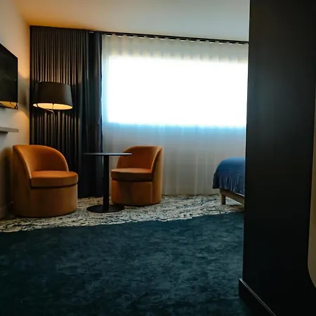 Ibis Styles Bordeaux 3* ברוז'